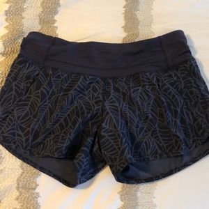Lululemon running shorts size 4